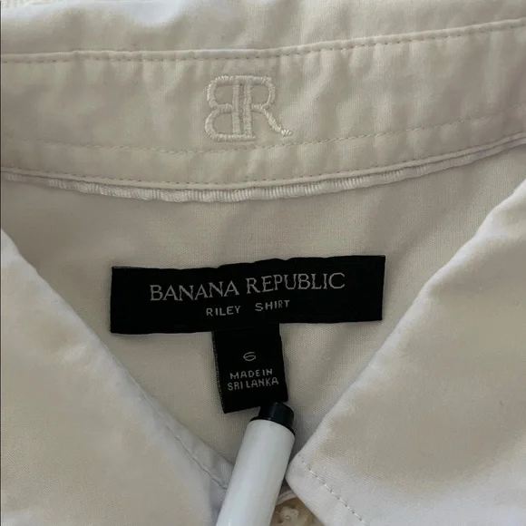 Banana Republic white fitted button down Riley shirt - Picture 3 of 5